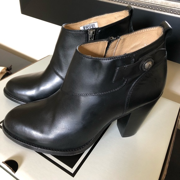 Authentic Frye Jenny Button Booties - Picture 1 of 8